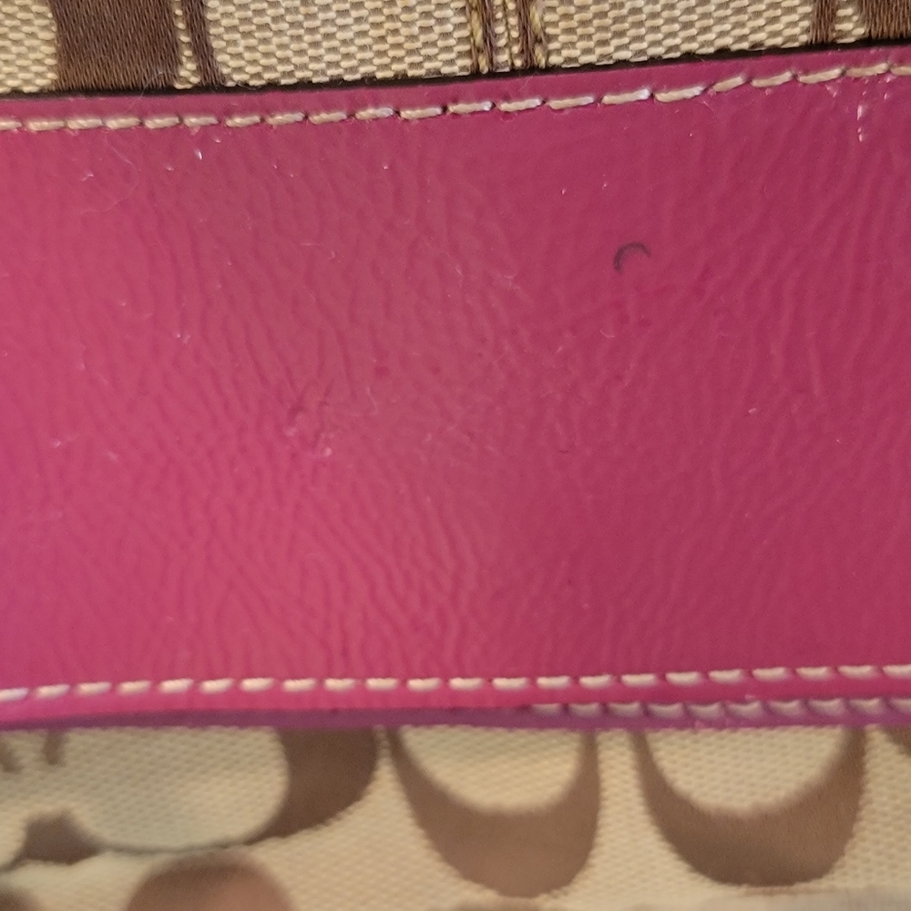 COACH Handbag Signature Canvas with Fuchsia Patent Leather Trim - Large - Picture 15 of 16